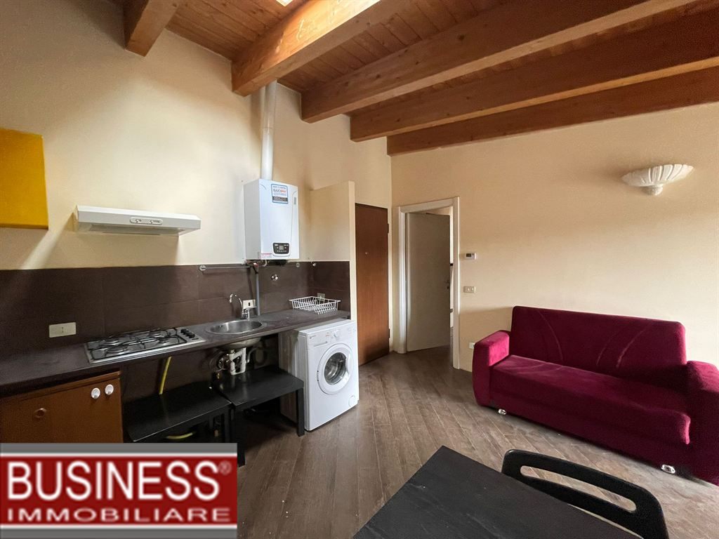 MILANO, MM ISOLA - APPARTAMENTO ARREDATO CON 3 CAMERE DA LETTO
