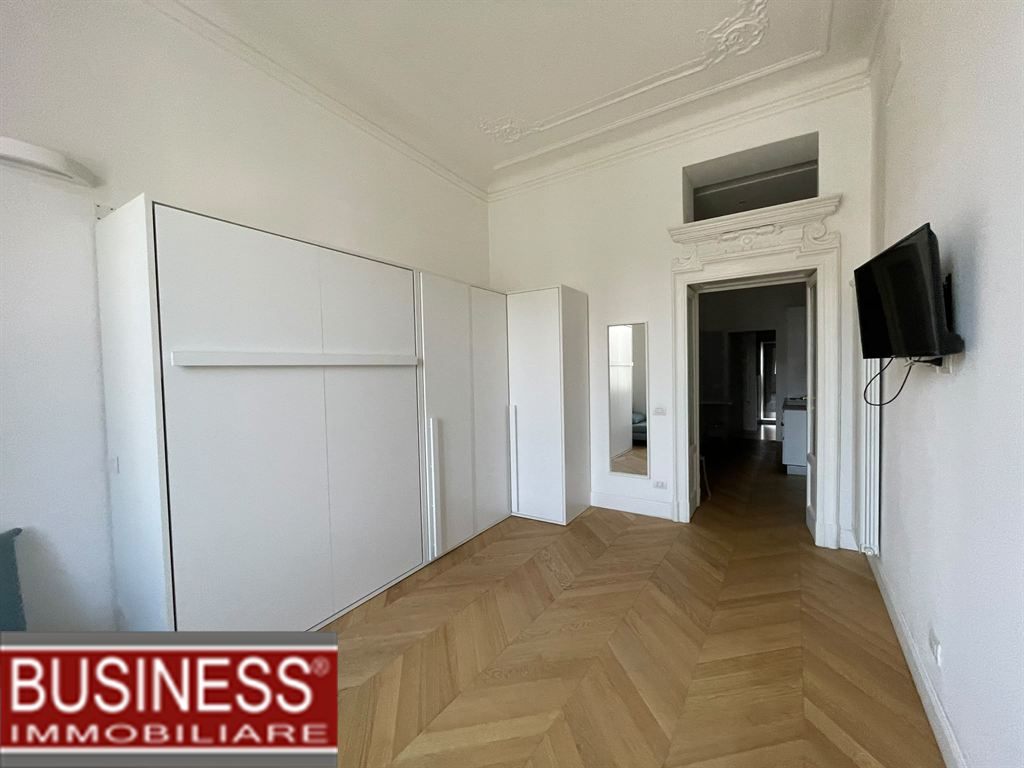 MILANO, MM CAIAZZO - AMPIO MONOLOCALE ARREDATO E RISTRUTTURATO