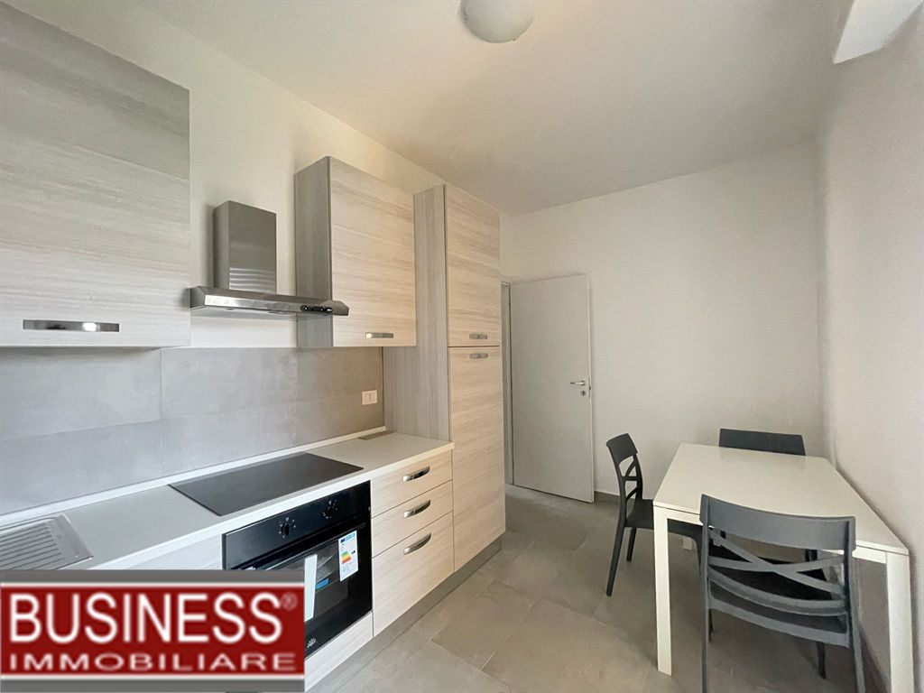 MILANO, PORTA ROMANA - QUADRILOCALE ARREDATO CON TERRAZZO