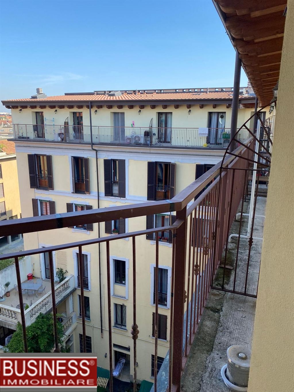 MILANO, ISOLA - MONOLOCALE ARREDATO CON BALCONE