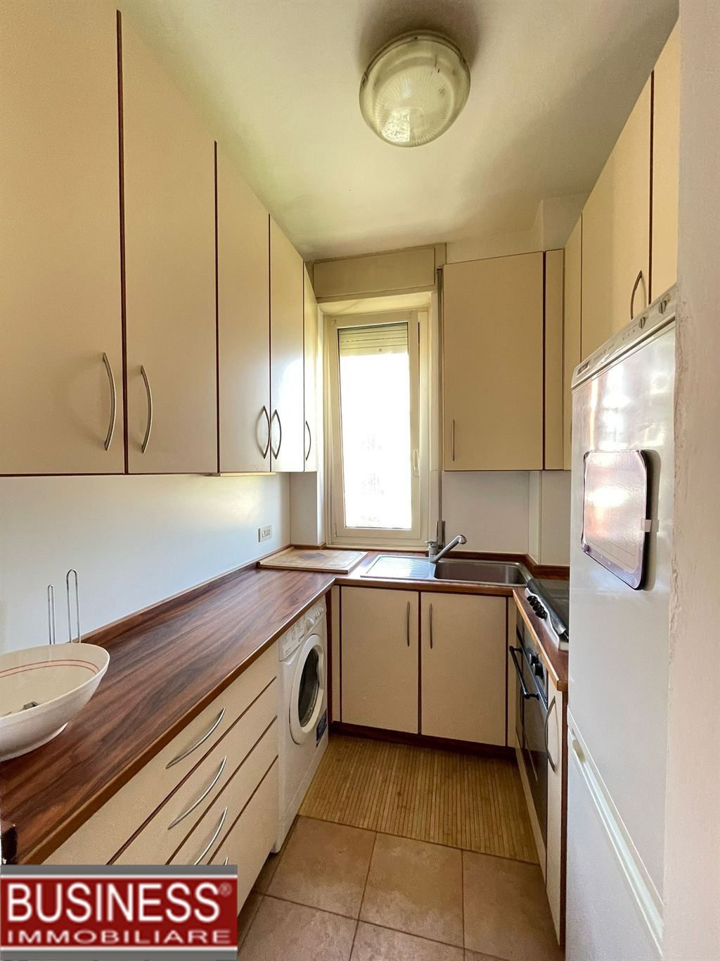 MILANO, MM PORTELLO - TRILOCALE ARREDATO CON BALCONE