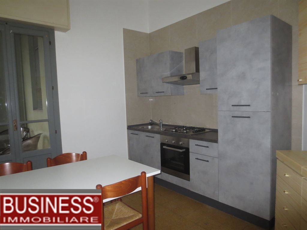 MILANO, MM LORETO/PIOLA - TRILOCALE ARREDATO CON BALCONE