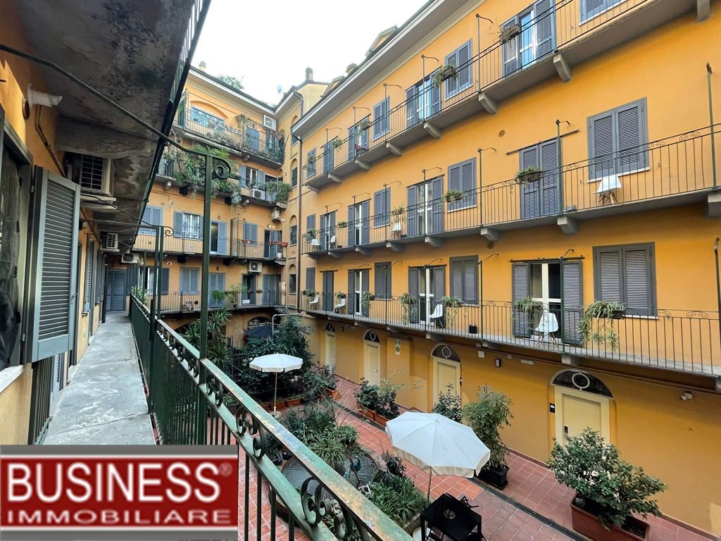 MILANO, BOCCONI - AMPIO MONOLOCALE BEN ARREDATO