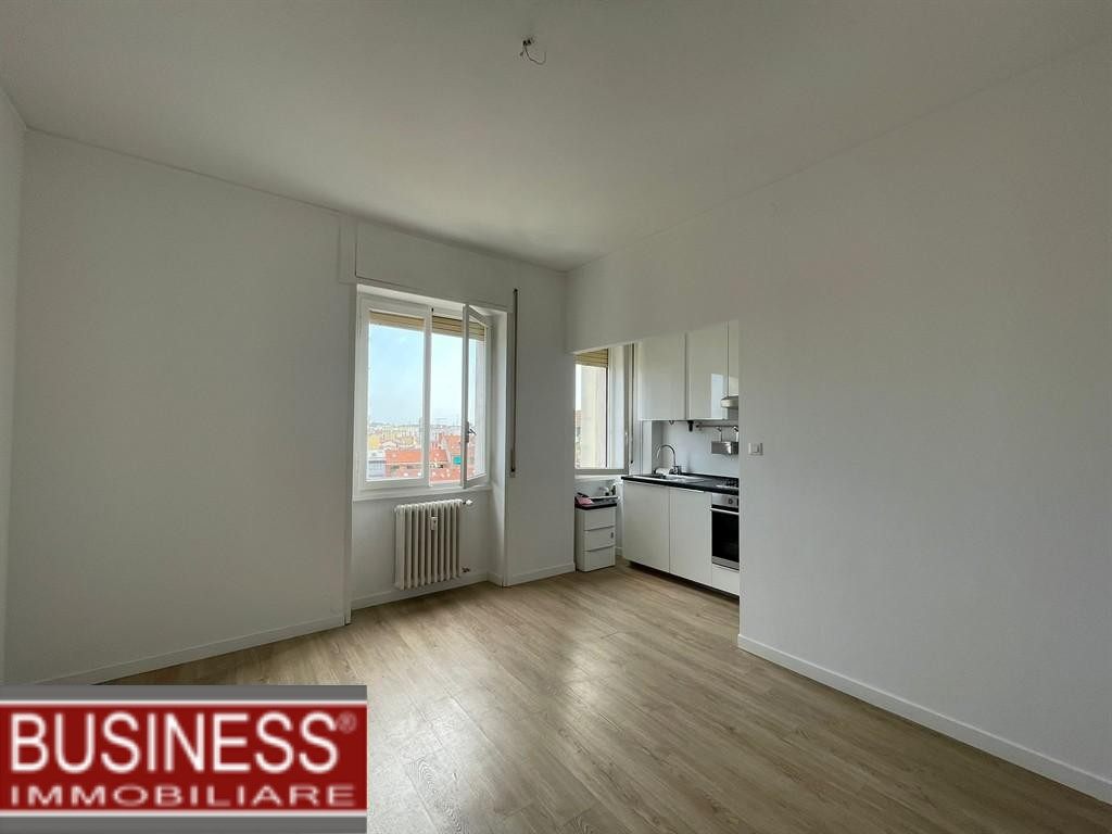 MILANO, MM CENISIO - TRILOCALE PIANO ALTO