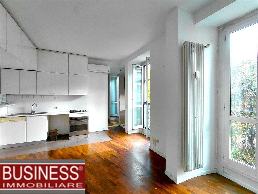 MILANO - VIA DELLA MOSCOVA - BILOCALE DI 52 MQ AL PIANO ALTO