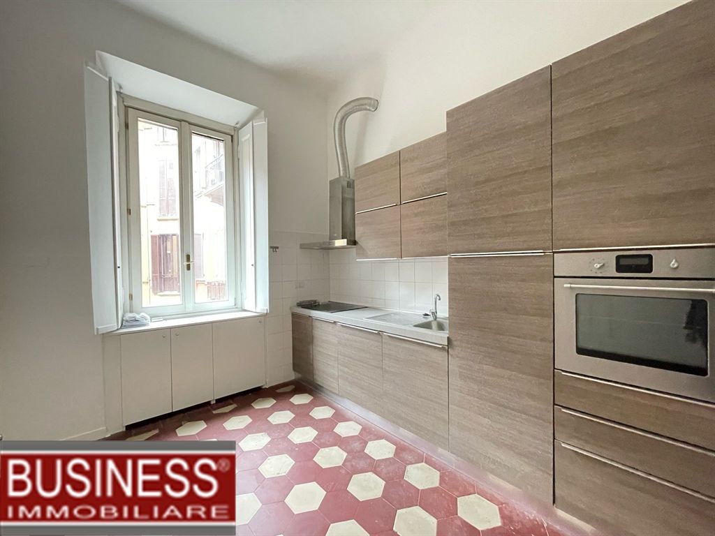 MILANO, PORTA ROMANA - QUADRILOCALE ARREDATO