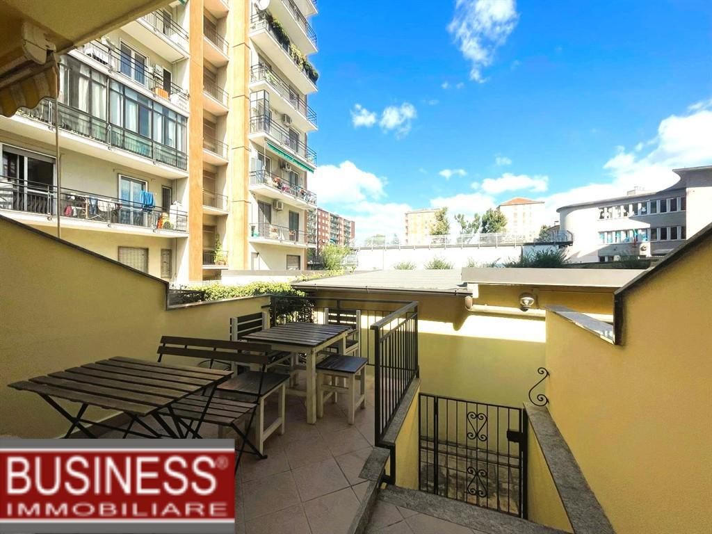 MILANO, CITTA' STUDI - APPARTAMENTO CON INGRESSO INDIPENDENTE - ARREDATO.
