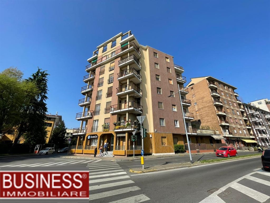 San Donato Milanese - via Cesare Battisti - TRE LOCALI DI 90 MQ PIANO ALTO