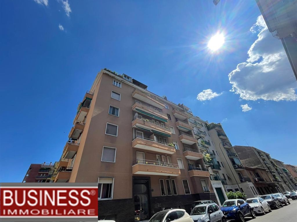 MILANO, CERTOSA - AMPIO BILOCALE ARREDATO