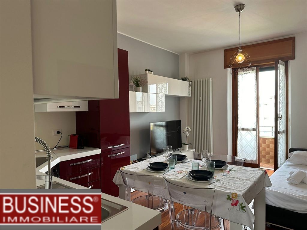 MILANO, MM BANDE NERE - TRILOCALE ARREDATO CON BALCONE